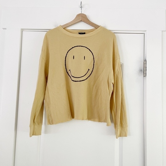 Boutique Cropped Smiley Sweatshirt - S - Picture 3 of 8